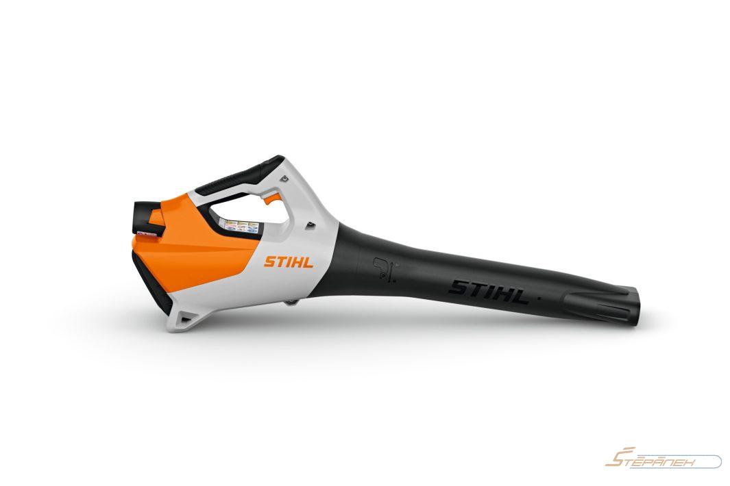Foukač STIHL BGA 30