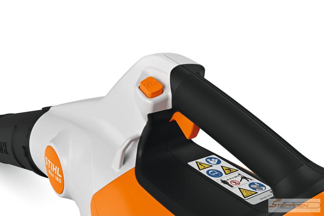 Foukač STIHL BGA 160